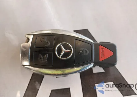 2015 Mercedes-Benz S 550 z USA, uszkodzony, nr VIN WDDUG8CB7FA090314